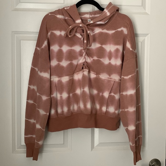 Free People FP Movement Tie Dye Believer cropped hooded sweatshirt in Fireside - Picture 3 of 6